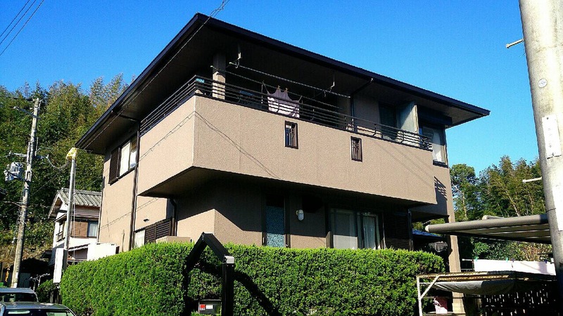 田辺市I様邸の外壁塗装後にダークモカで仕上がった外観