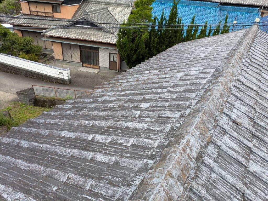 西牟婁郡で屋根塗装工事｜クールグレイ遮熱色で仕上げたN様邸