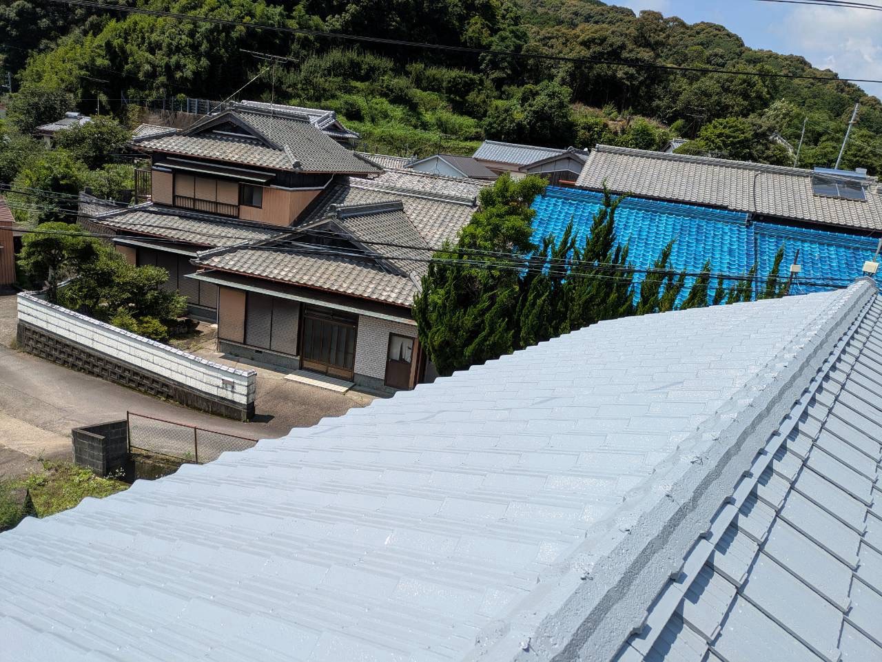 西牟婁郡N様邸の屋根塗装後に屋根全体が整った様子